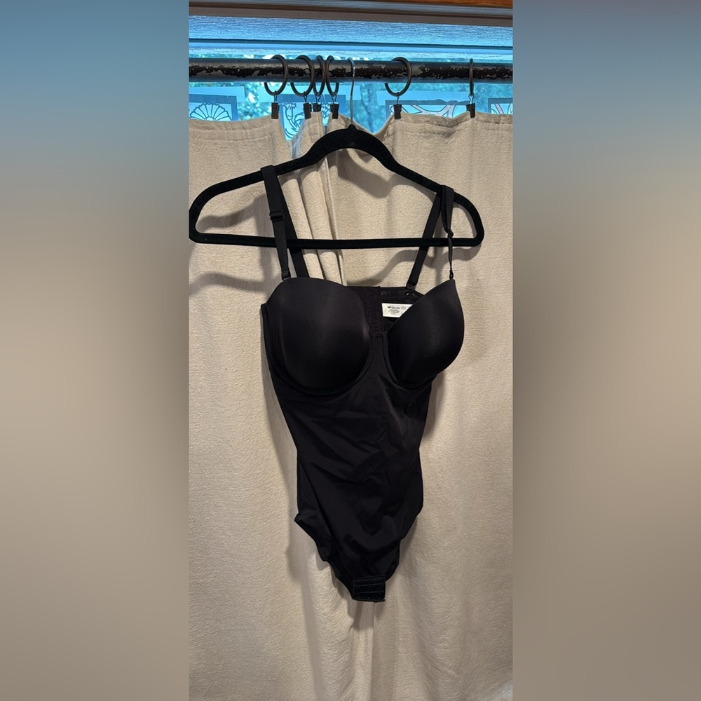 Wacoal Black Shapewear Bodysuit with Molded Cups 34 F